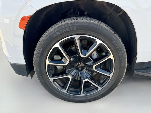 Used 2022 Chevrolet Suburban RST w/ Luxury Package image 33