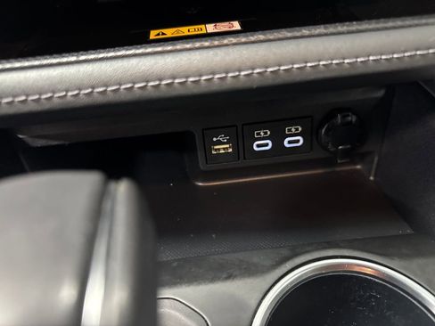 Used 2023 Toyota Highlander XLE AWD/4WD image 34