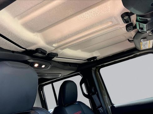 Used 2025 Jeep Wrangler Unlimited Rubicon w/ Convenience Group AWD/4WD image 14