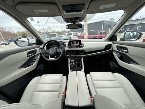Used 2023 Nissan Rogue SL image 17