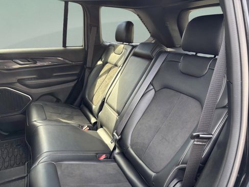 Used 2022 Jeep Grand Cherokee Altitude image 28