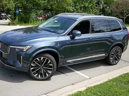 New 2026 Volvo XC90 T8 Ultra w/ Lounge Package AWD/4WD image 3
