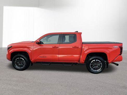 Used 2024 Toyota Tacoma TRD Sport w/ TRD Sport Premium Package AWD/4WD image 18