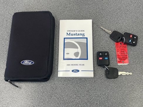 Used 2001 Ford Mustang Convertible RWD image 34