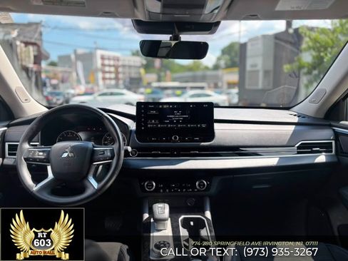 Used 2025 Mitsubishi Outlander SE AWD/4WD image 11