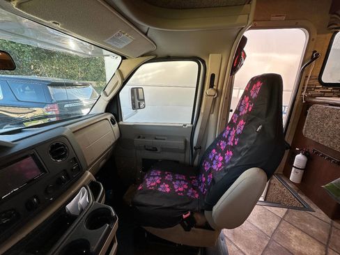 Used 2014 Ford E-350 and Econoline 350 Super Duty Wagon w/ Motorhome Prep Package image 26