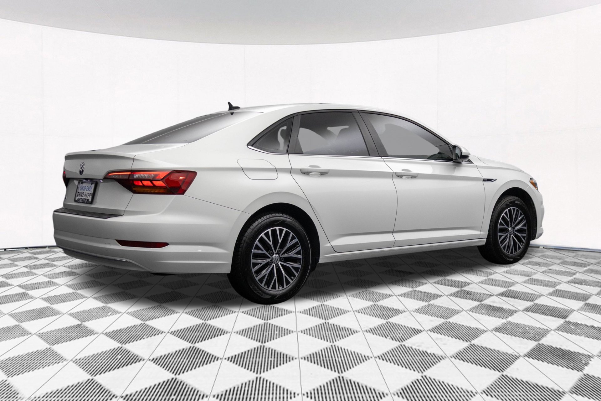 Used 2019 Volkswagen Jetta SEL w/ Cold Weather Package FWD image 44