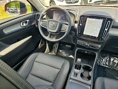 Used 2024 Volvo XC40 B5 Core AWD/4WD image 26