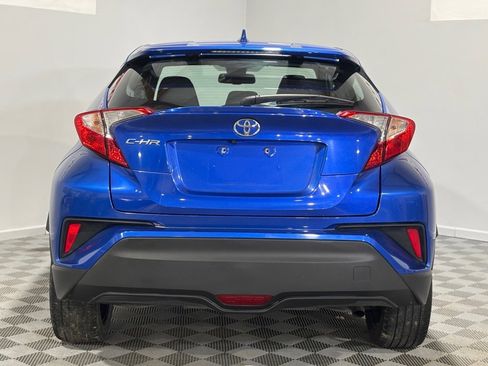 Used 2018 Toyota C-HR XLE image 6