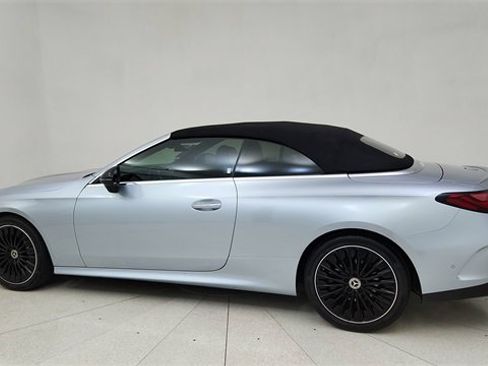 Used 2025 Mercedes-Benz CLE 300 4MATIC Cabriolet image 16