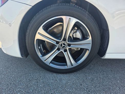 Used 2018 Mercedes-Benz E 300 image 13