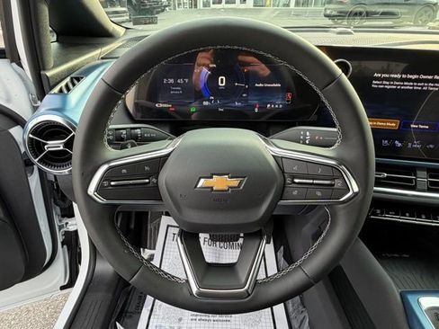 New 2026 Chevrolet Equinox EV LT w/ Convenience Package II FWD image 25