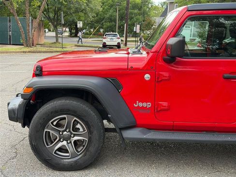 Used 2018 Jeep Wrangler Unlimited Sport S AWD/4WD image 13