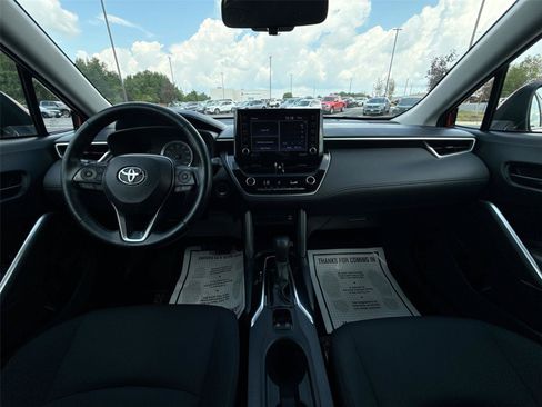 Used 2022 Toyota Corolla Cross LE AWD/4WD image 21