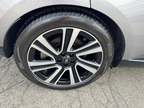 Used 2023 Land Rover Range Rover SE image 11