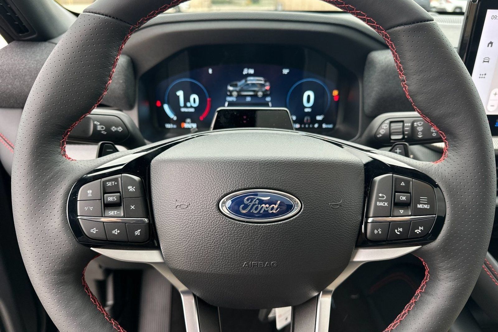 New 2025 Ford Explorer ST-Line w/ Premium Package RWD image 33