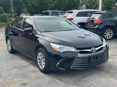 Used 2015 Toyota Camry LE FWD image 1