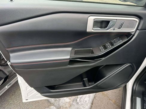 Used 2022 Ford Explorer ST-Line w/ Class IV Trailer Tow Package image 15