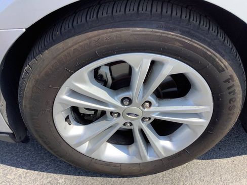 Used 2016 Ford Taurus SE FWD image 21