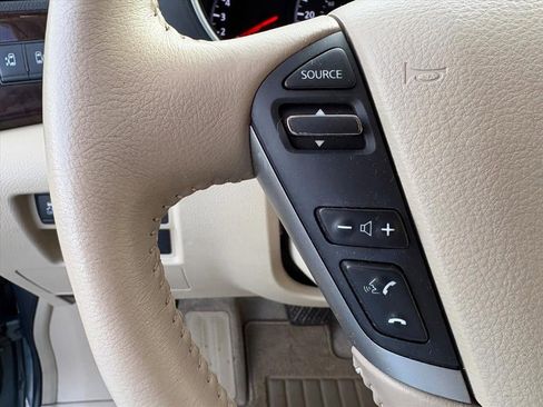 Used 2013 Nissan Quest SV w/ Leather Pkg image 10