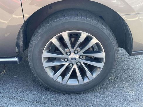 Used 2018 Ford Expedition Max Limited RWD image 27
