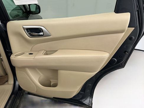 Used 2014 Nissan Pathfinder Platinum w/ Platinum Premium Package image 30