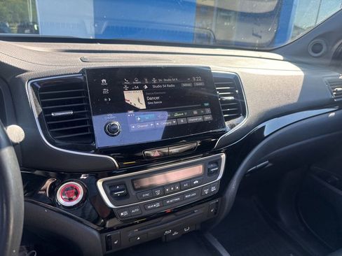 Used 2019 Honda Pilot Touring image 4