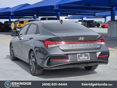 Used 2024 Hyundai Elantra Limited FWD image 5