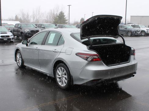 Used 2023 Toyota Camry LE image 7