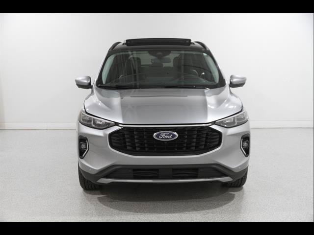 Certified 2023 Ford Escape Platinum w/ Premium Technology Package AWD/4WD image 2