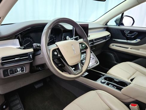 Used 2022 Lincoln Corsair AWD w/ Premium Package image 10