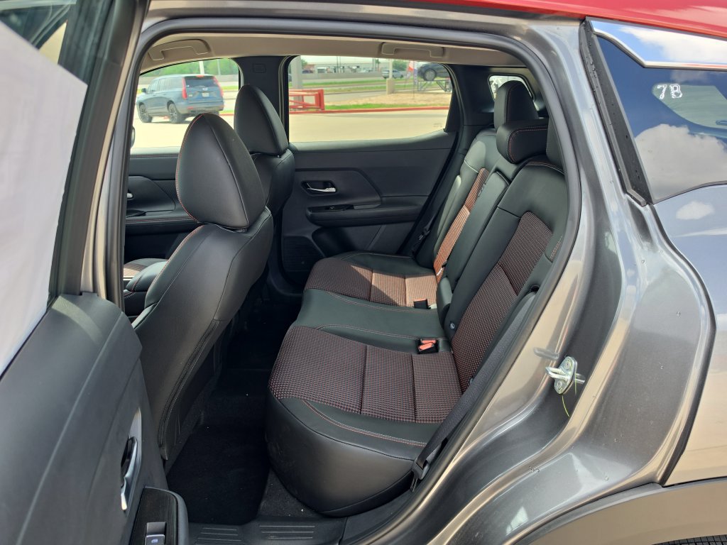 New 2026 Nissan Kicks SR FWD image 24