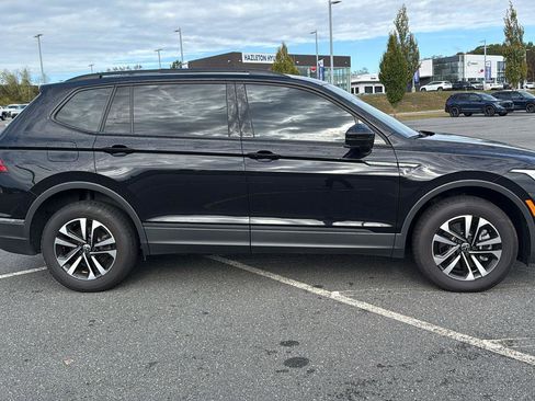Used 2022 Volkswagen Tiguan S image 3