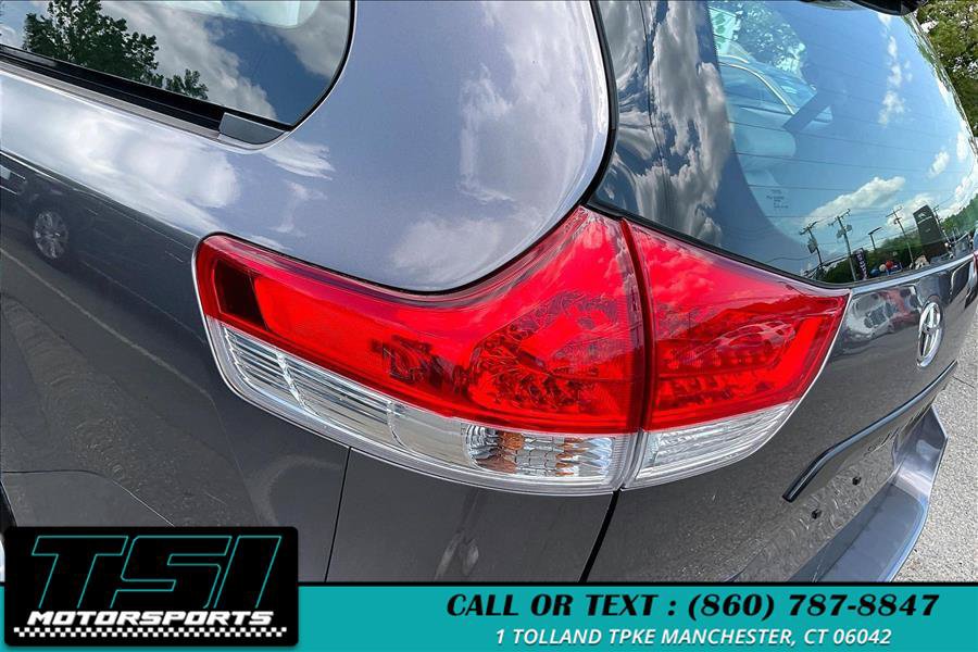 Used 2013 Toyota Sienna L FWD image 30
