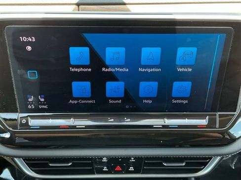 Certified 2025 Volkswagen Atlas SE AWD/4WD image 23