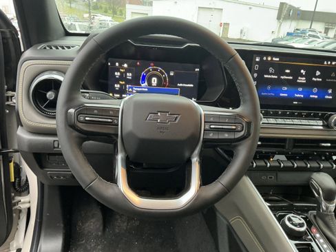 New 2026 Chevrolet Colorado ZR2 w/ Off-Road Front Bumper Package image 11