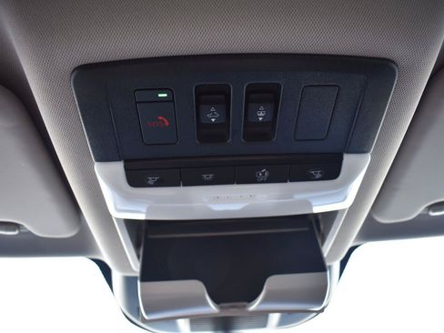 Used 2025 Nissan Rogue Platinum w/ Platinum Premium Package FWD image 45