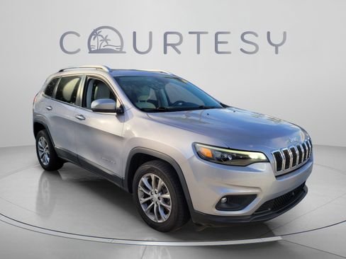 Used 2021 Jeep Cherokee Latitude Plus FWD image 4