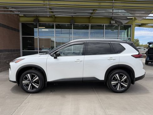 Used 2024 Nissan Rogue SL w/ SL Premium Package AWD/4WD image 7