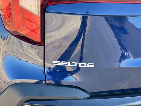 Used 2024 Kia Seltos EX AWD/4WD image 27