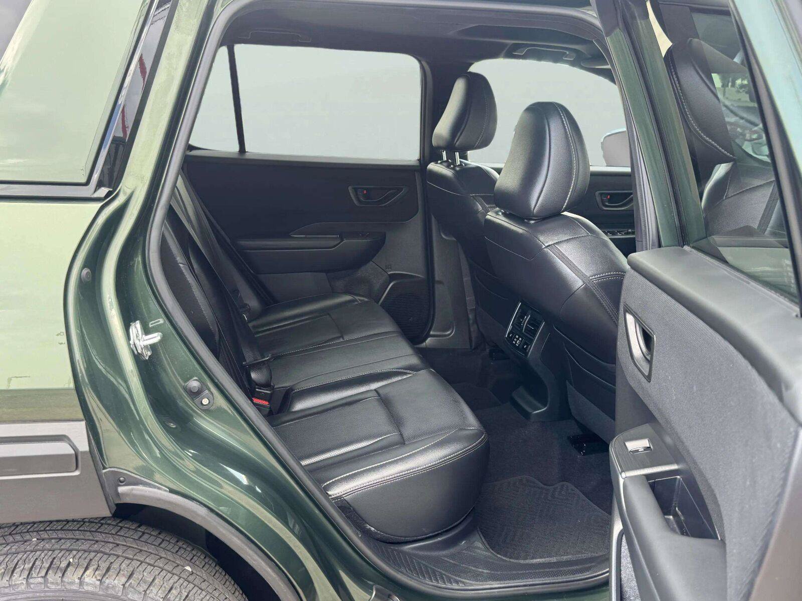 Used 2026 Subaru Outback Limited AWD/4WD image 43