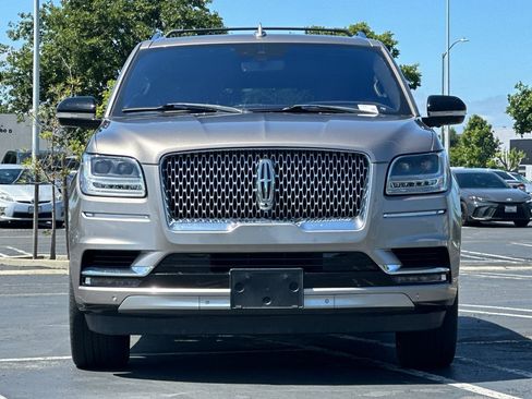 Used 2019 Lincoln Navigator L Reserve image 9