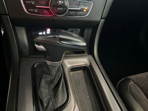 Used 2022 Dodge Charger R/T w/ Plus Group RWD image 13