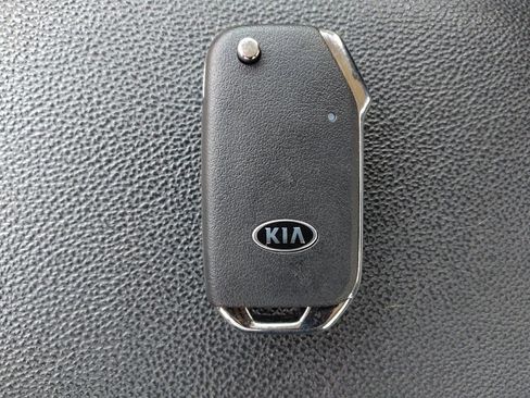 Used 2020 Kia Forte LXS FWD image 32