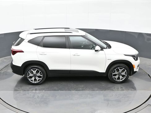 Used 2022 Kia Seltos EX image 34
