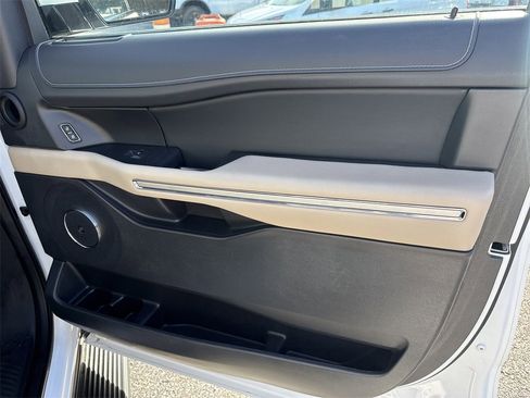 Used 2024 Ford Expedition Limited image 14