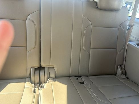 Used 2016 GMC Yukon XL SLT RWD image 11
