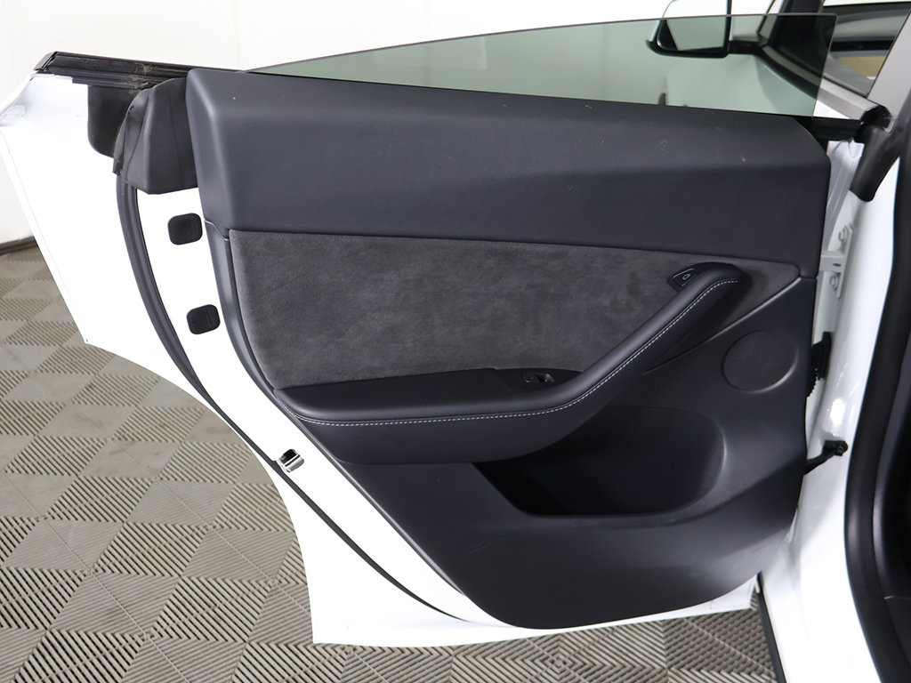 Used 2022 Tesla Model Y Performance AWD/4WD image 26