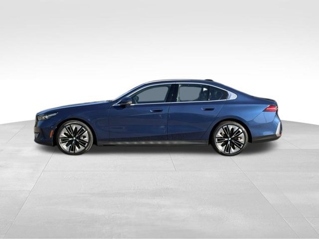 Certified 2026 BMW 540i xDrive AWD/4WD image 2