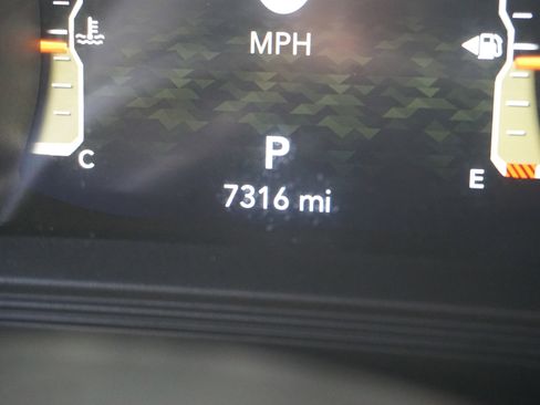 Used 2024 Jeep Wrangler Sahara w/ Technology Group image 21